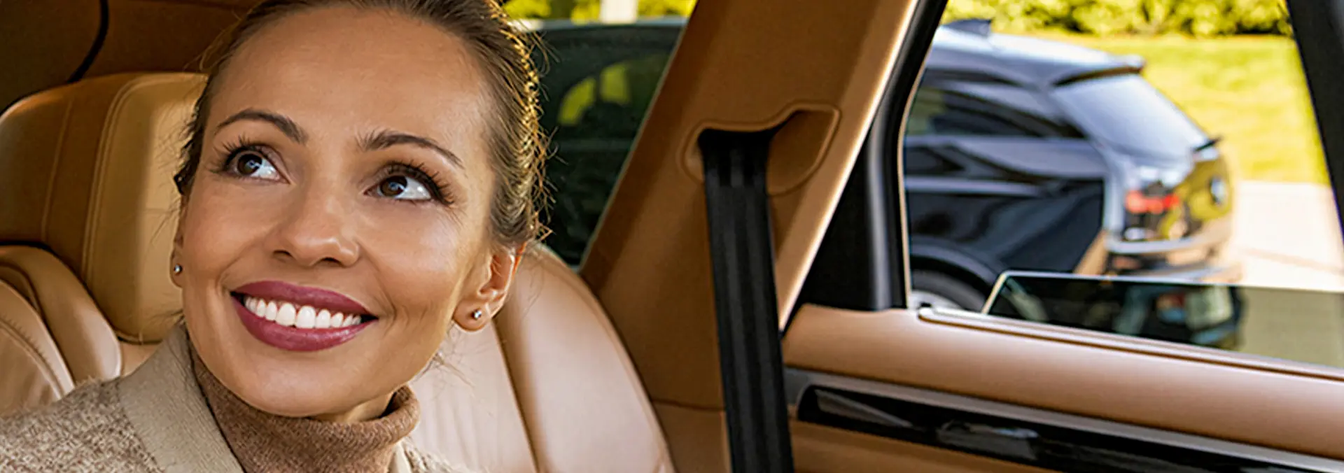 ATLS_LAX Car Service woman